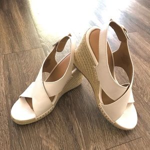 Apt 9 white wedges